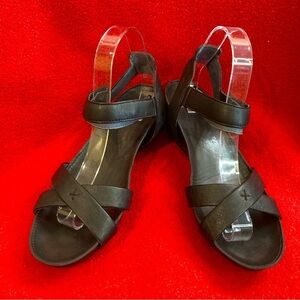 CAMPER Sz 39 Small Wedge Cross Front  Velcro Closure Leather Sandals